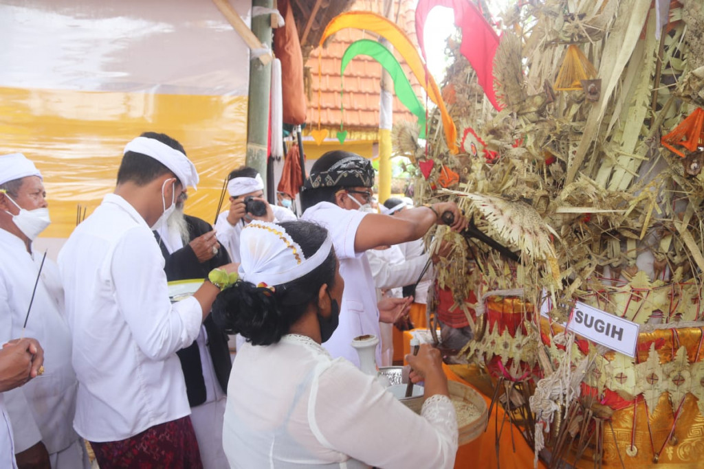 Bupati Giri Prasta Nuwek Bagia Pulakerti